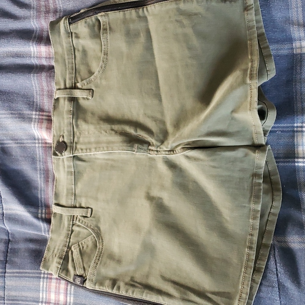 Rock&Republic  shorts. Size 16